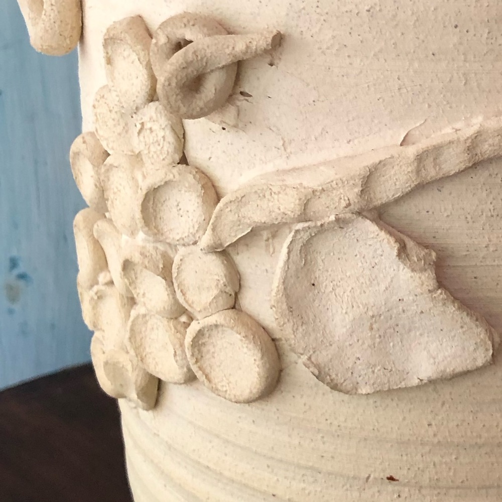 Ceramic wine bucket made by artist in off-white with raised grape bunches - Picture 7 of 13